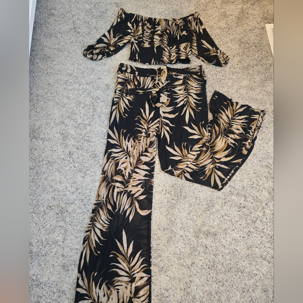 Fashion Nova 2 piece tropical set